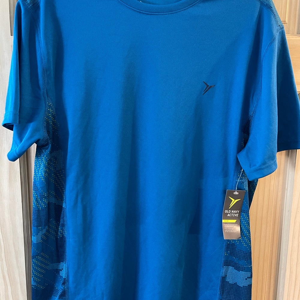 Men’s NEW Old Navy Active Shirt Sz. Lg.
